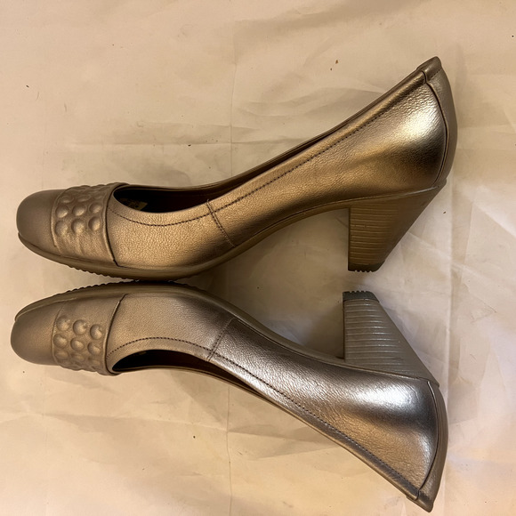 ECCO Pumps "Touch 50" Shiny Silver Leather Moon Rock Cone Heel Size 37 /6.5-7 US - Picture 8 of 8